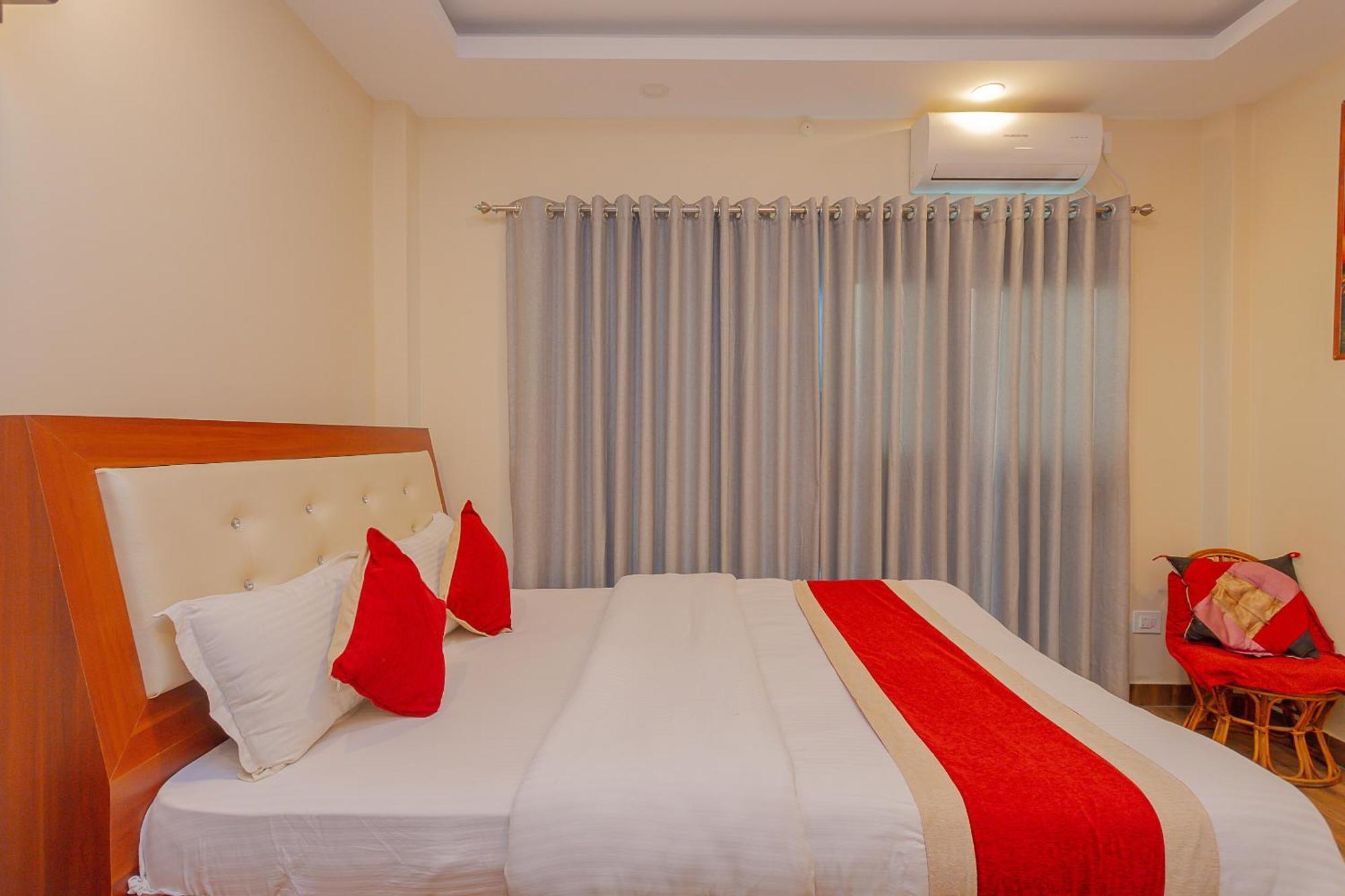 Oyo 799 Hotel Tik Tok Pvt Ltd. Kathmandu Exterior photo