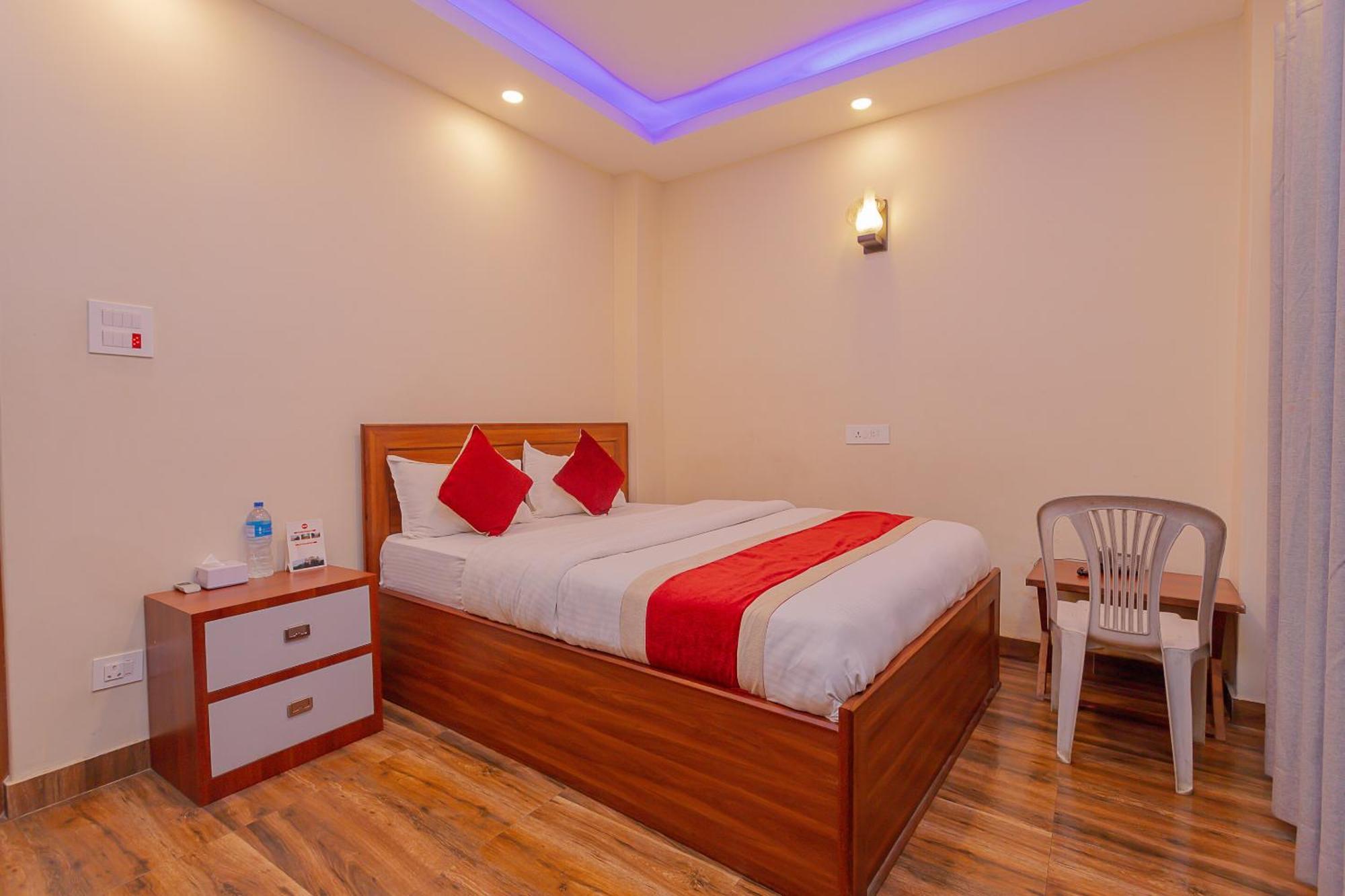 Oyo 799 Hotel Tik Tok Pvt Ltd. Kathmandu Exterior photo