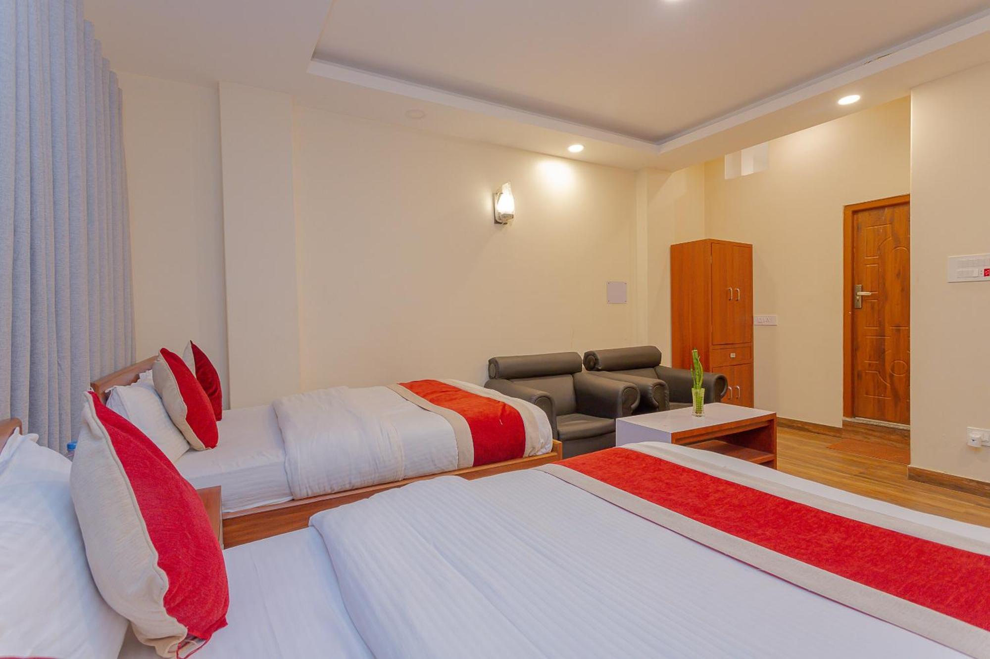 Oyo 799 Hotel Tik Tok Pvt Ltd. Kathmandu Exterior photo
