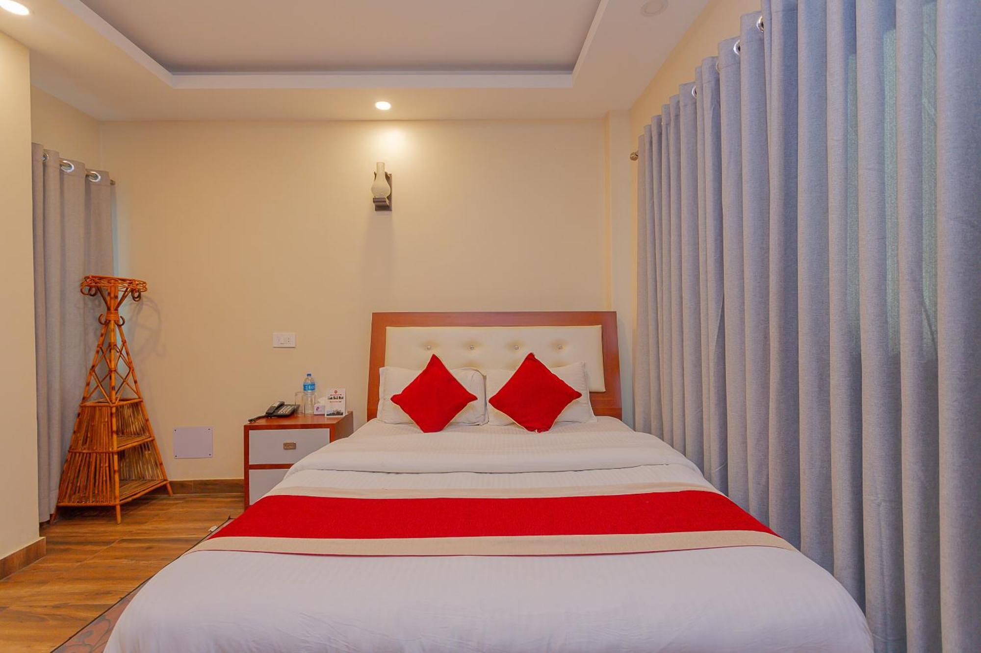 Oyo 799 Hotel Tik Tok Pvt Ltd. Kathmandu Exterior photo