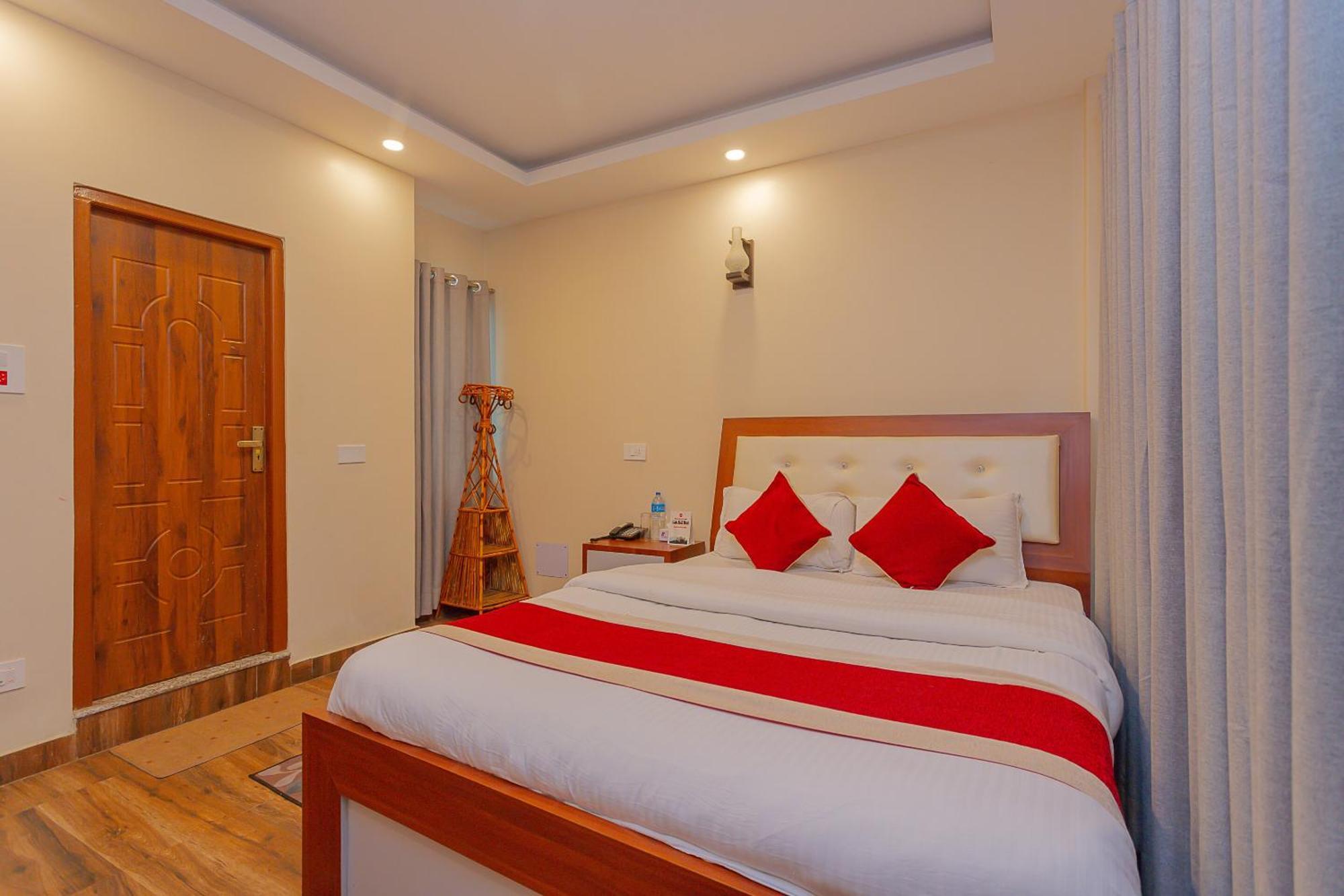 Oyo 799 Hotel Tik Tok Pvt Ltd. Kathmandu Exterior photo