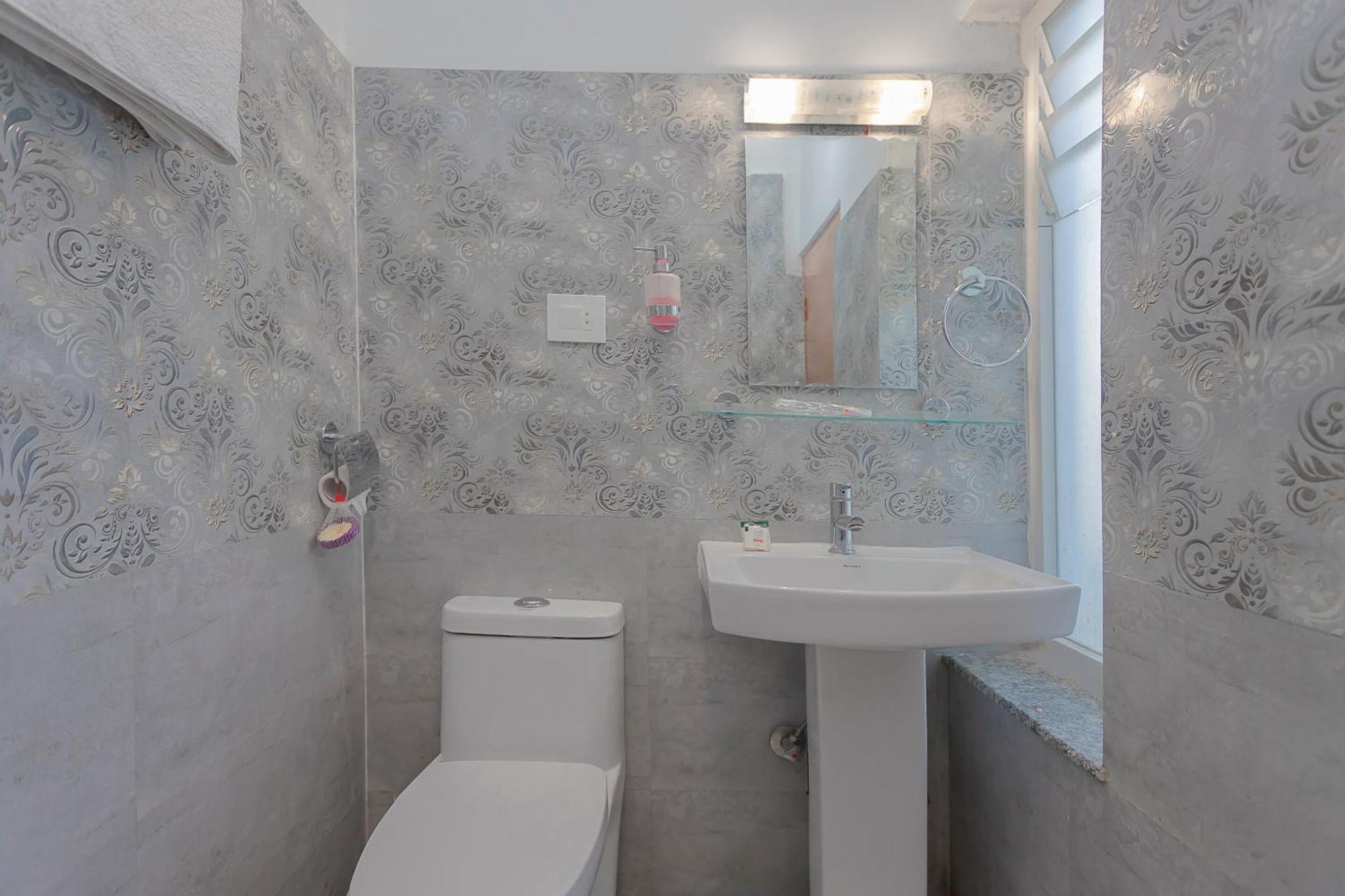 Oyo 799 Hotel Tik Tok Pvt Ltd. Kathmandu Exterior photo
