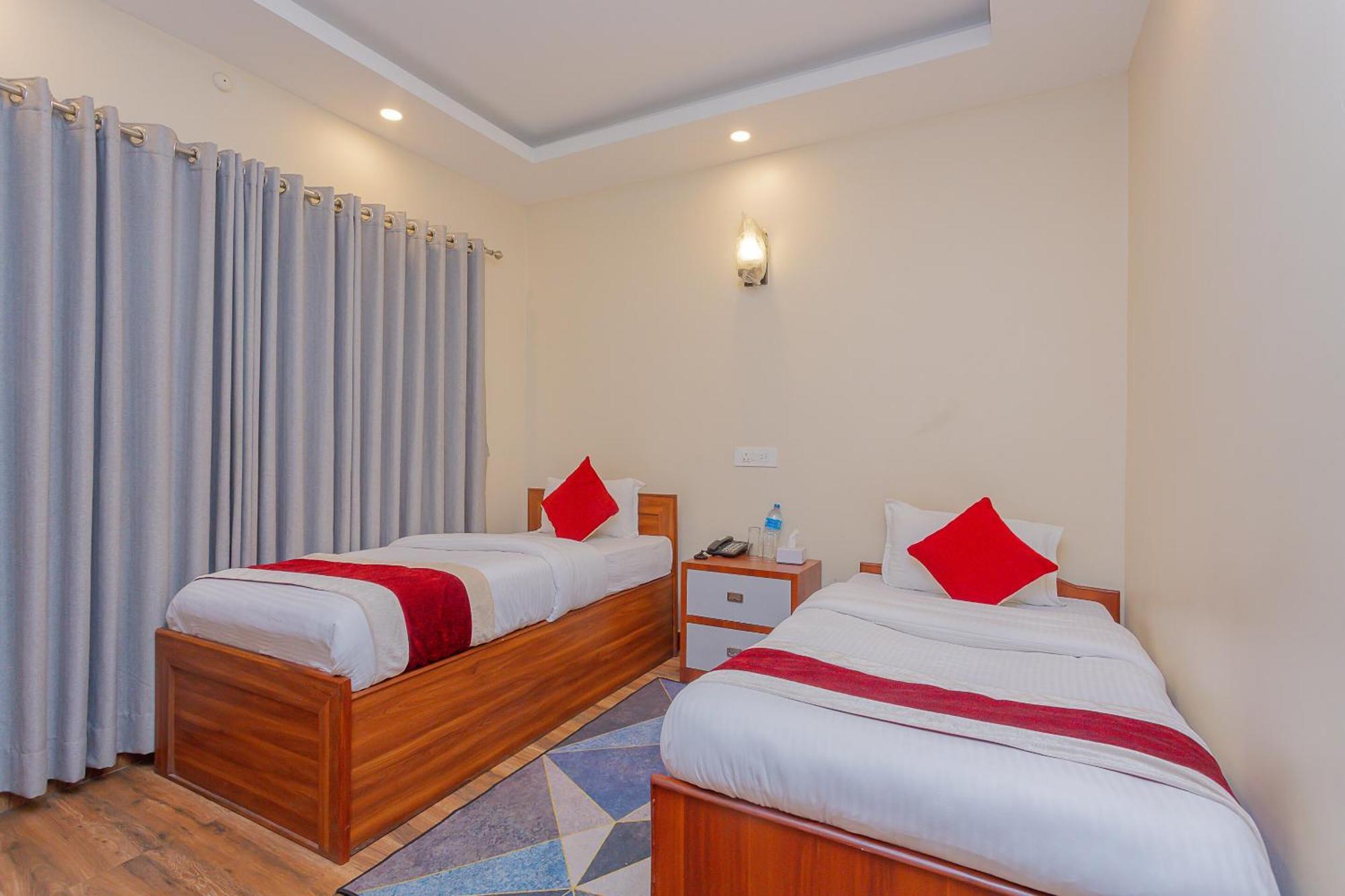 Oyo 799 Hotel Tik Tok Pvt Ltd. Kathmandu Exterior photo